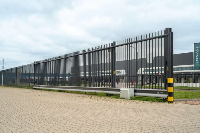 Poorten_Schuifpoorten_A-liner_Rondissade_Ral7016