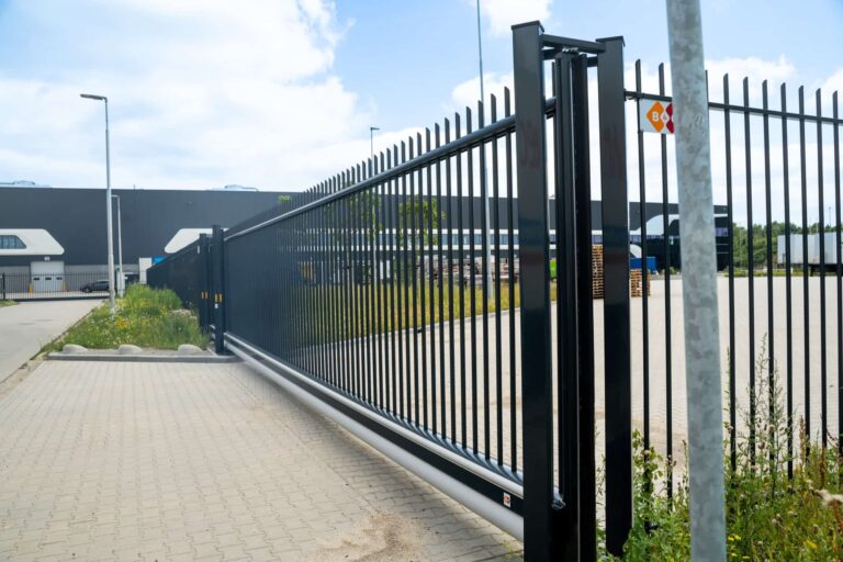 Poorten_Schuifpoorten_A-liner_Rondissade_Ral9005_4